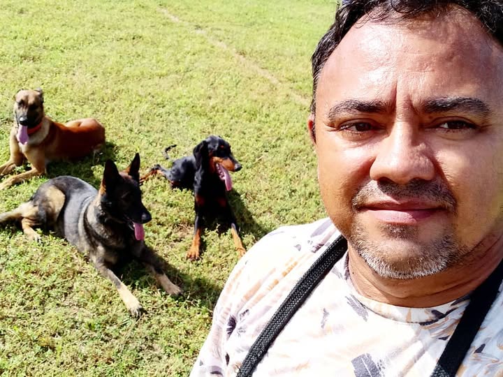 Cleilson Bezerra com cão adestrado 3